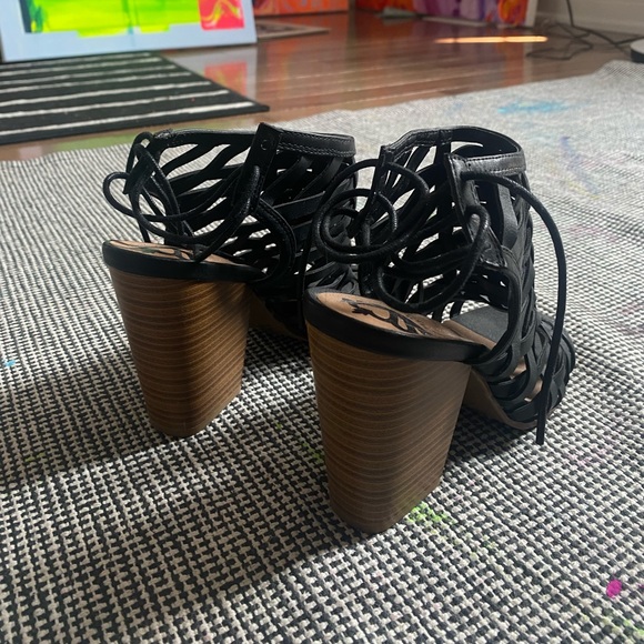 FERGALICIOUS HEELS - Picture 4 of 6